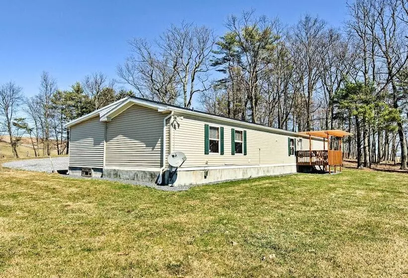 The Lodge : Klingerstown Home On 180 Acre Farm!