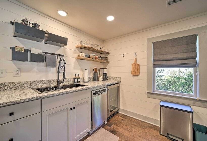 Updated Brevard Home Close To Downtown!