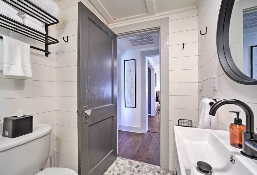 Updated Brevard Home Close To Downtown!