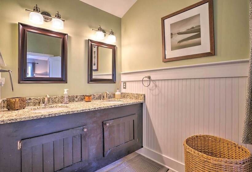 Urbanna Cottage W/ Private Yard & Water Views