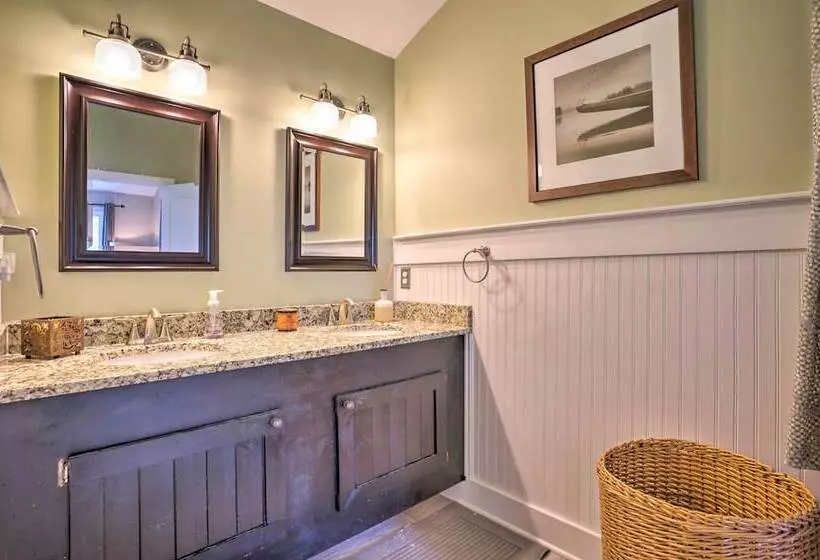 Urbanna Cottage W/ Private Yard & Water Views