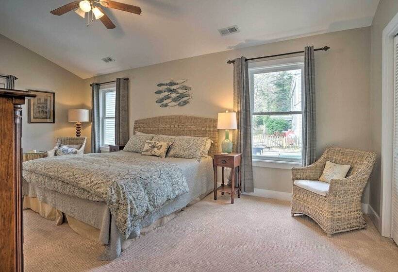 Urbanna Cottage W/ Private Yard & Water Views