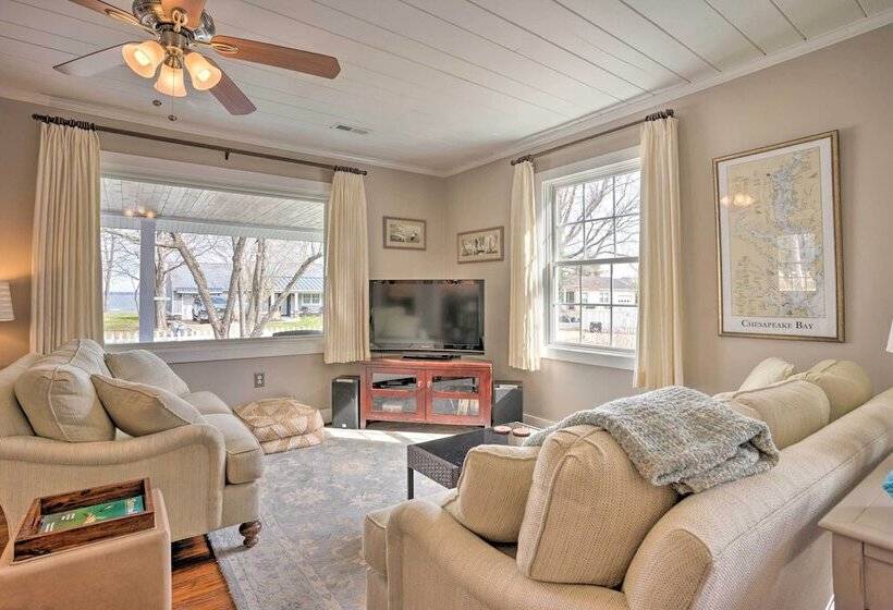 Urbanna Cottage W/ Private Yard & Water Views