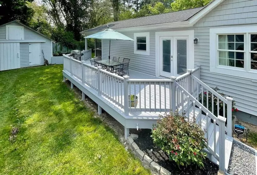 Urbanna Cottage W/ Private Yard & Water Views