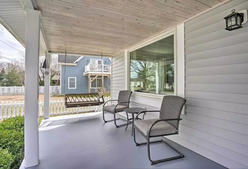 Urbanna Cottage W/ Private Yard & Water Views