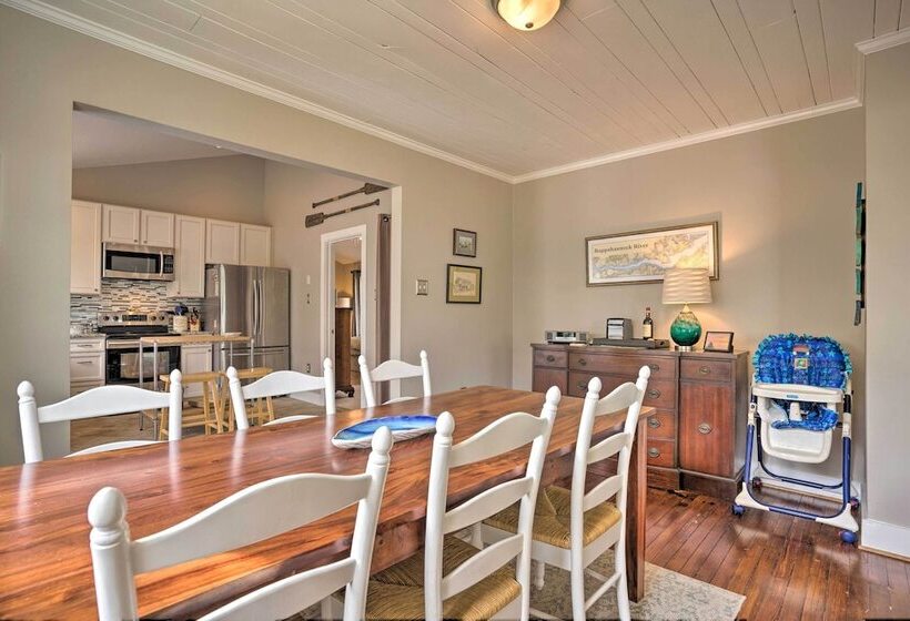 Urbanna Cottage W/ Private Yard & Water Views