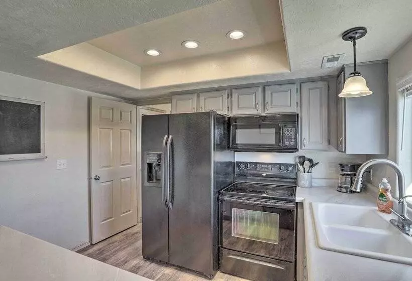 Washington Home W/ Private Hot Tub < 40 Mi To Zion