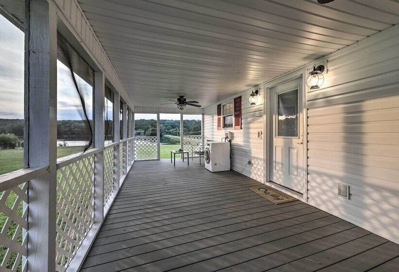 Waterfront Dunlap Cottage: Large Yard + Views