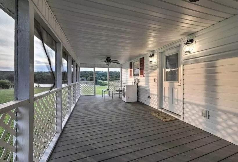 Waterfront Dunlap Cottage: Large Yard + Views