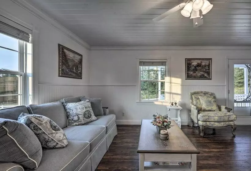 Waterfront Dunlap Cottage: Large Yard + Views