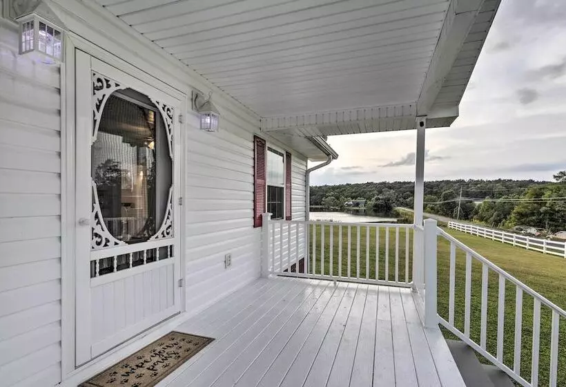 Waterfront Dunlap Cottage: Large Yard + Views