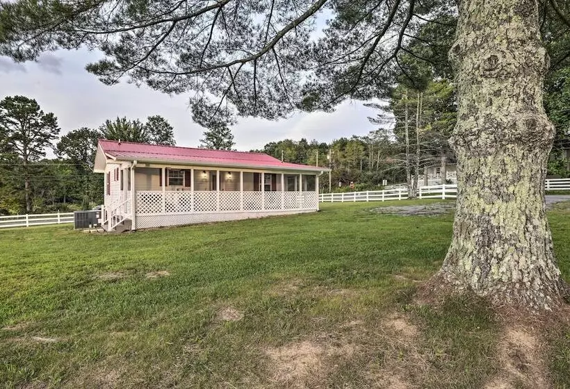Waterfront Dunlap Cottage: Large Yard + Views
