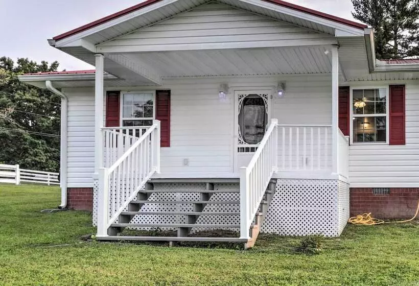 Waterfront Dunlap Cottage: Large Yard + Views