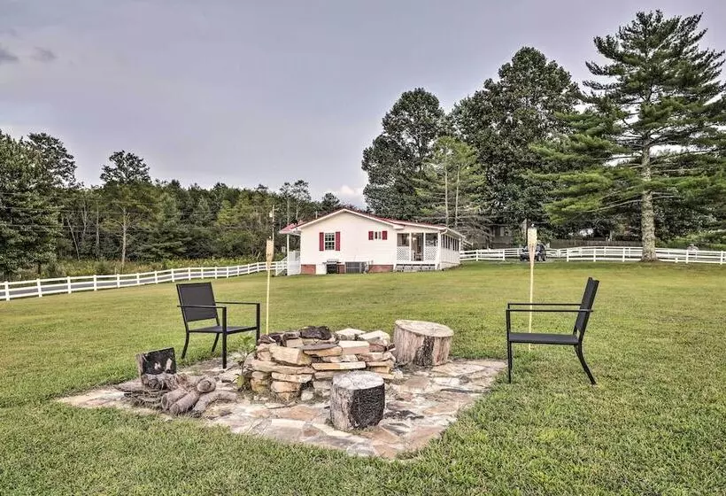 Waterfront Dunlap Cottage: Large Yard + Views