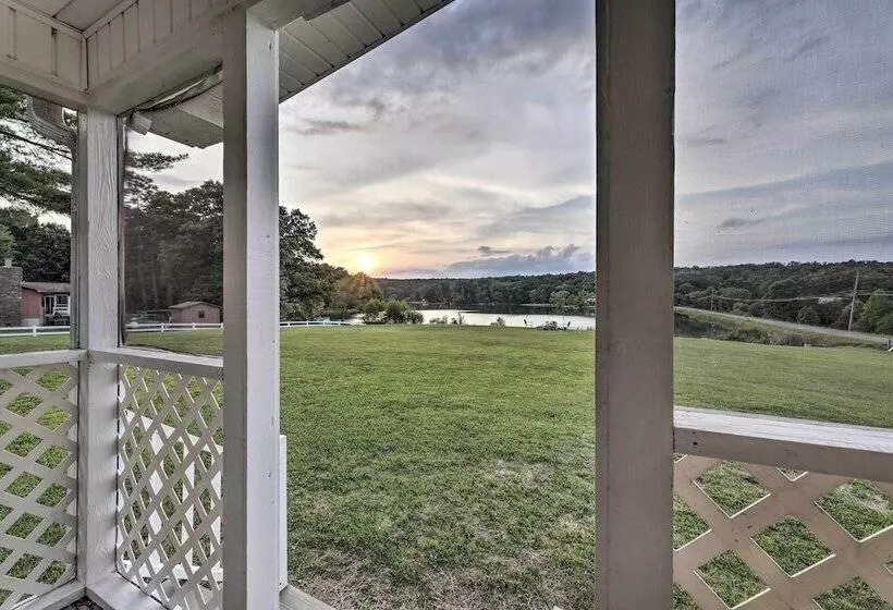 Waterfront Dunlap Cottage: Large Yard + Views