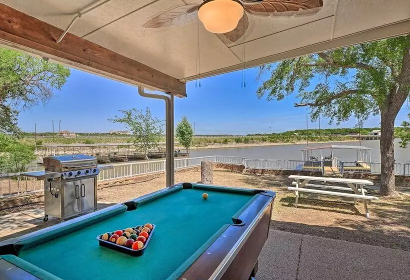 Private Dock   Waterfront Lake Brownwood Gem!