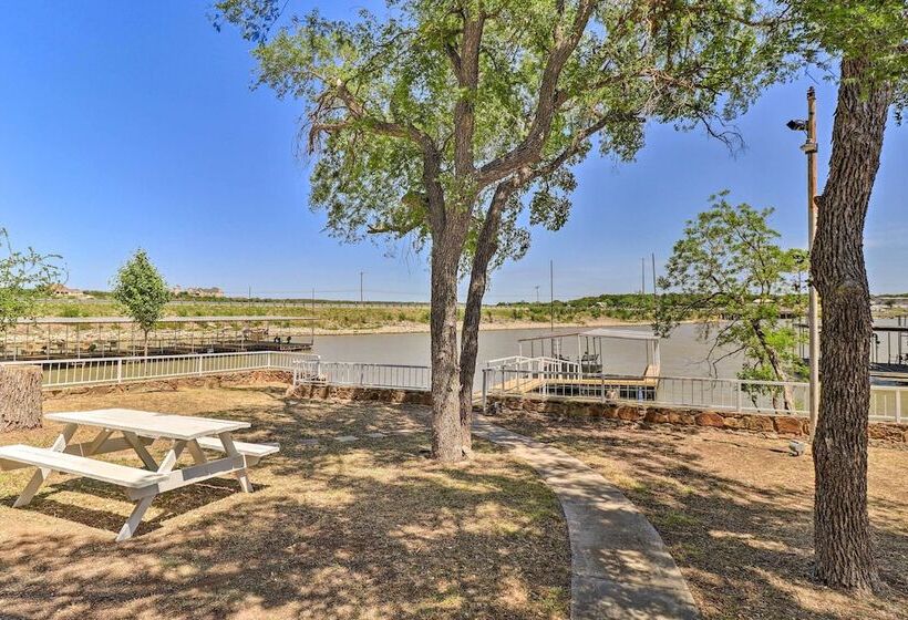 Private Dock   Waterfront Lake Brownwood Gem!