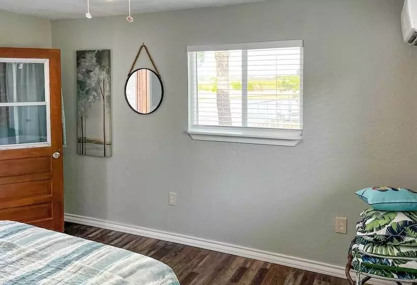 Private Dock   Waterfront Lake Brownwood Gem!