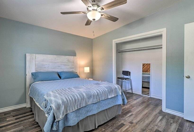 Private Dock   Waterfront Lake Brownwood Gem!