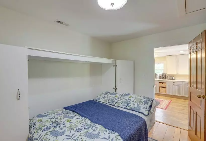 Weaverville Cottage: Fishing Pond & Mountain Views