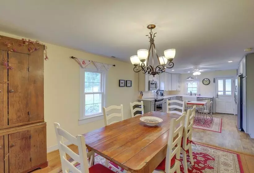 Weaverville Cottage: Fishing Pond & Mountain Views