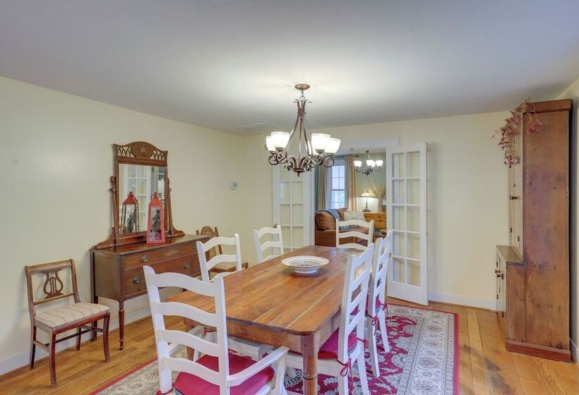 Weaverville Cottage: Fishing Pond & Mountain Views