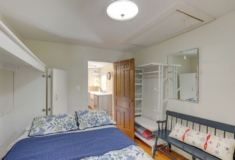 Weaverville Cottage: Fishing Pond & Mountain Views