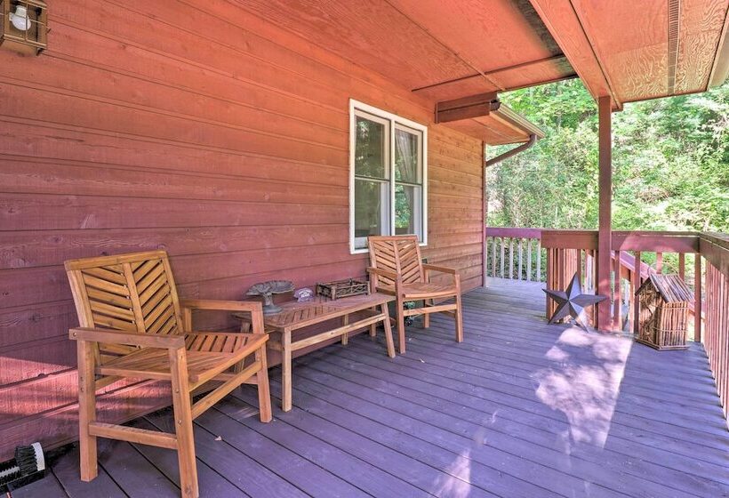 Weaverville Home W/ Wraparound Deck & Fire Pit!