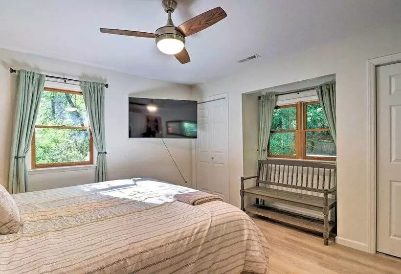 Weaverville Home W/ Wraparound Deck & Fire Pit!