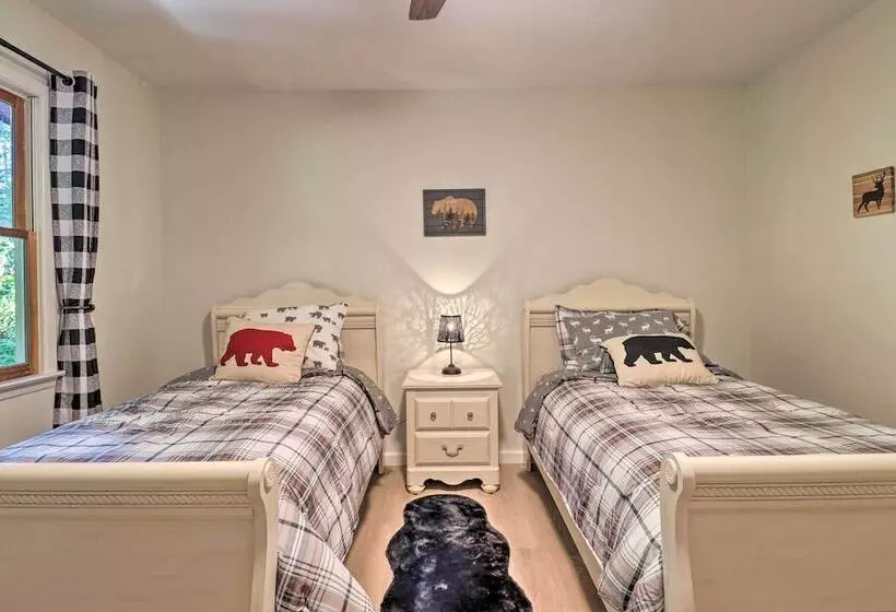 Weaverville Home W/ Wraparound Deck & Fire Pit!