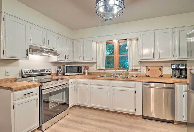 Weaverville Home W/ Wraparound Deck & Fire Pit!