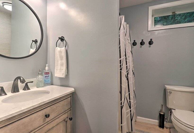 Weaverville Home W/ Wraparound Deck & Fire Pit!