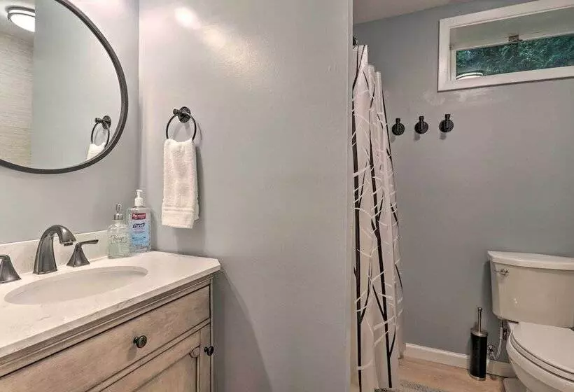 Weaverville Home W/ Wraparound Deck & Fire Pit!