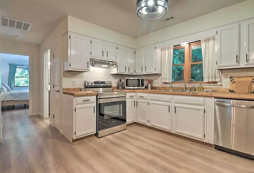 Weaverville Home W/ Wraparound Deck & Fire Pit!