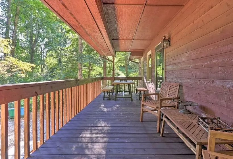 Weaverville Home W/ Wraparound Deck & Fire Pit!
