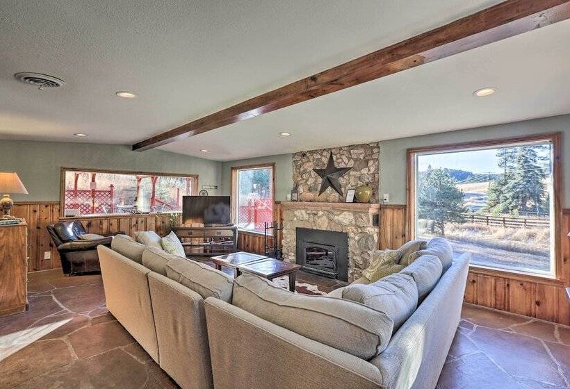 Wildmanor Ranch Near Red Rocks W/ Hot Tub!