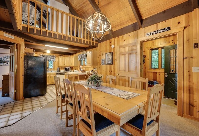 Woodsy Cabin W/ Fire Pit ~ 8 Mi To Mount Snow