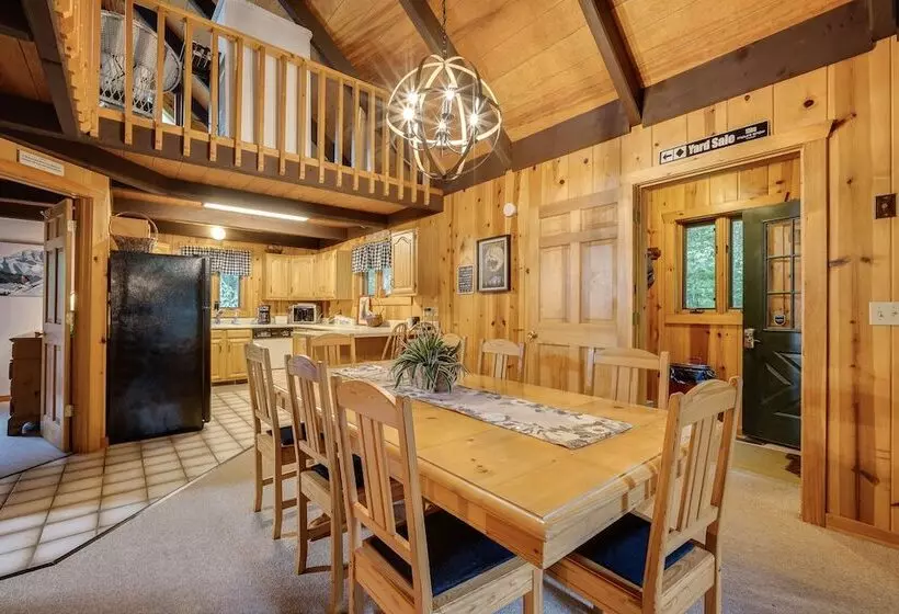 Woodsy Cabin W/ Fire Pit ~ 8 Mi To Mount Snow