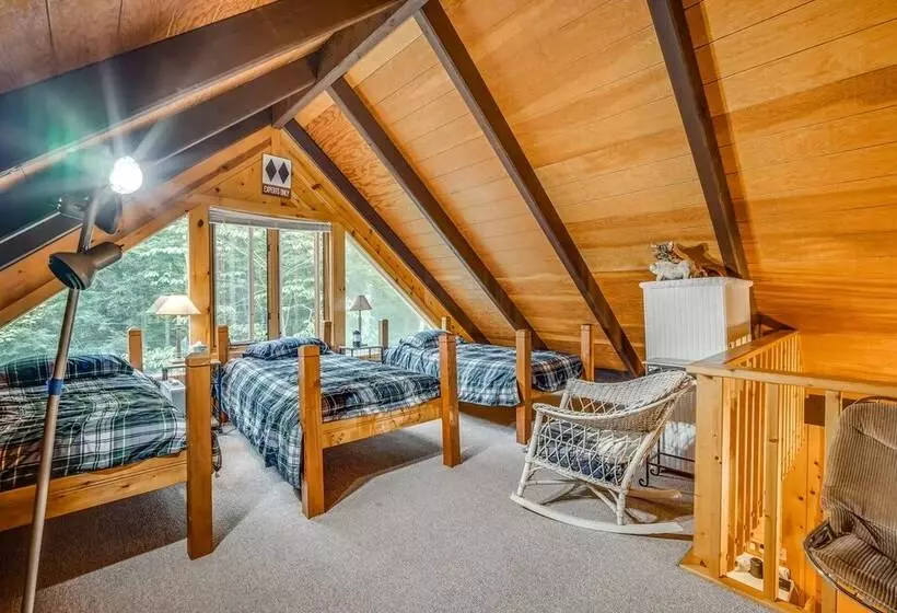 Woodsy Cabin W/ Fire Pit ~ 8 Mi To Mount Snow