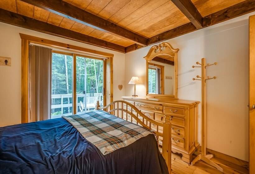 Woodsy Cabin W/ Fire Pit ~ 8 Mi To Mount Snow