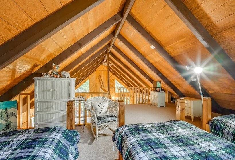 Woodsy Cabin W/ Fire Pit ~ 8 Mi To Mount Snow