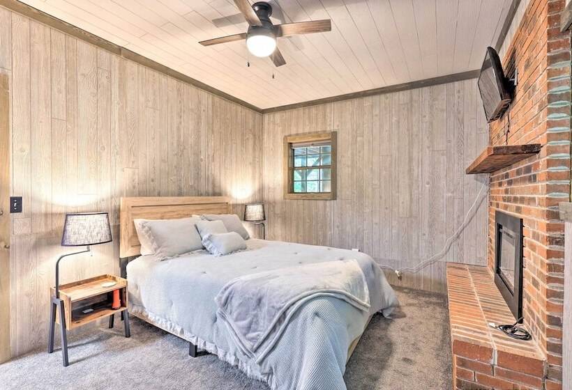 4 Season Family Retreat ~ 2 Mi To Ski Resort!