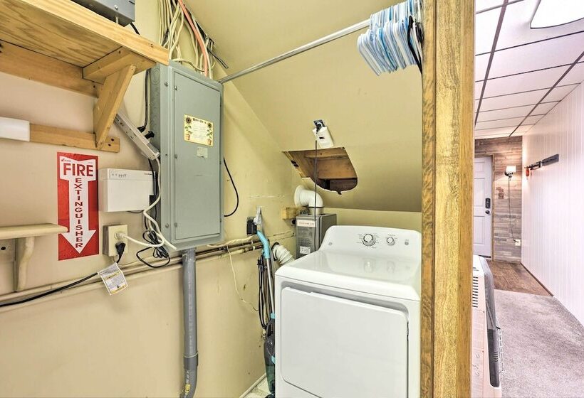 4 Season Family Retreat ~ 2 Mi To Ski Resort!