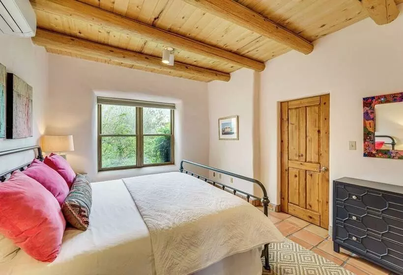 Arroyo Seco Adobe W/ Hot Tub Near Taos Ski Valley!