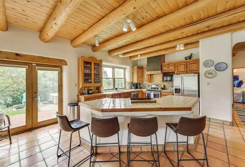 Arroyo Seco Adobe W/ Hot Tub Near Taos Ski Valley!