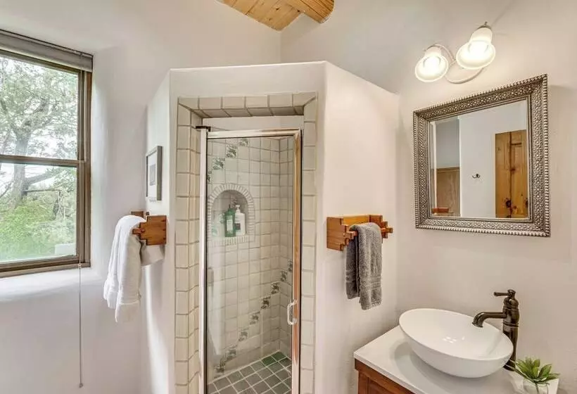 Arroyo Seco Adobe W/ Hot Tub Near Taos Ski Valley!