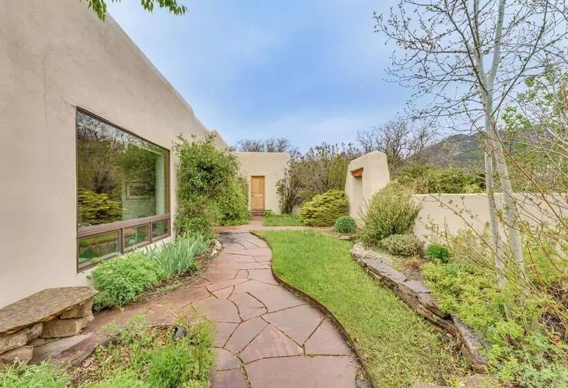 Arroyo Seco Adobe W/ Hot Tub Near Taos Ski Valley!