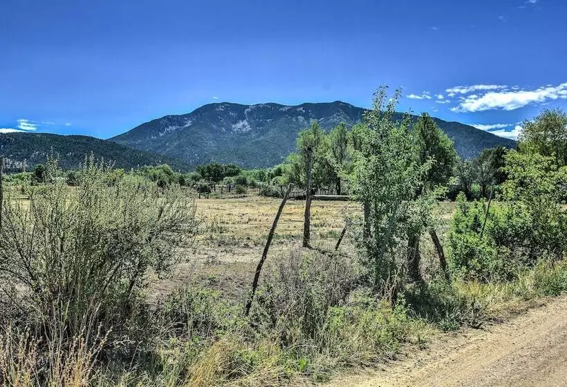 Arroyo Seco Adobe W/ Hot Tub Near Taos Ski Valley!