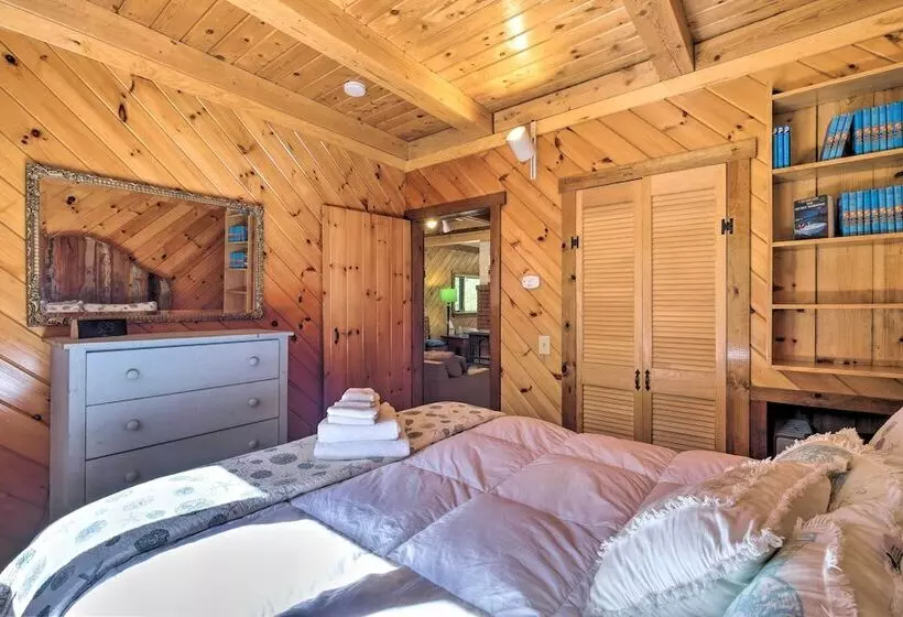 Boothbay Harbor Cabin W/spacious Deck & Yard!