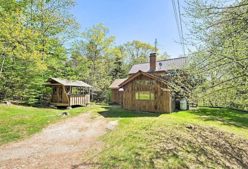 Boothbay Harbor Cabin W/spacious Deck & Yard!